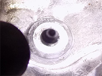 Bild zeigt einen ausgefrästen injektorsitz bei einem Dieselmotor